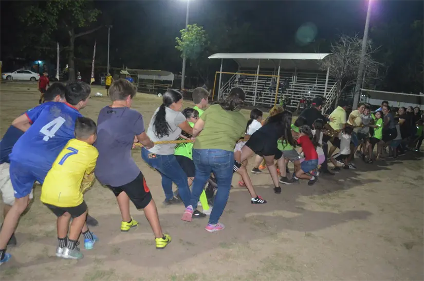 De los videojuegos al juego en familia: pequeños disfrutan jornada deportiva en la 21 de Marzo De los videojuegos al juego en familia: pequeños disfrutan jornada deportiva en la 21 de Marzo. Foto: Juan Madrigal