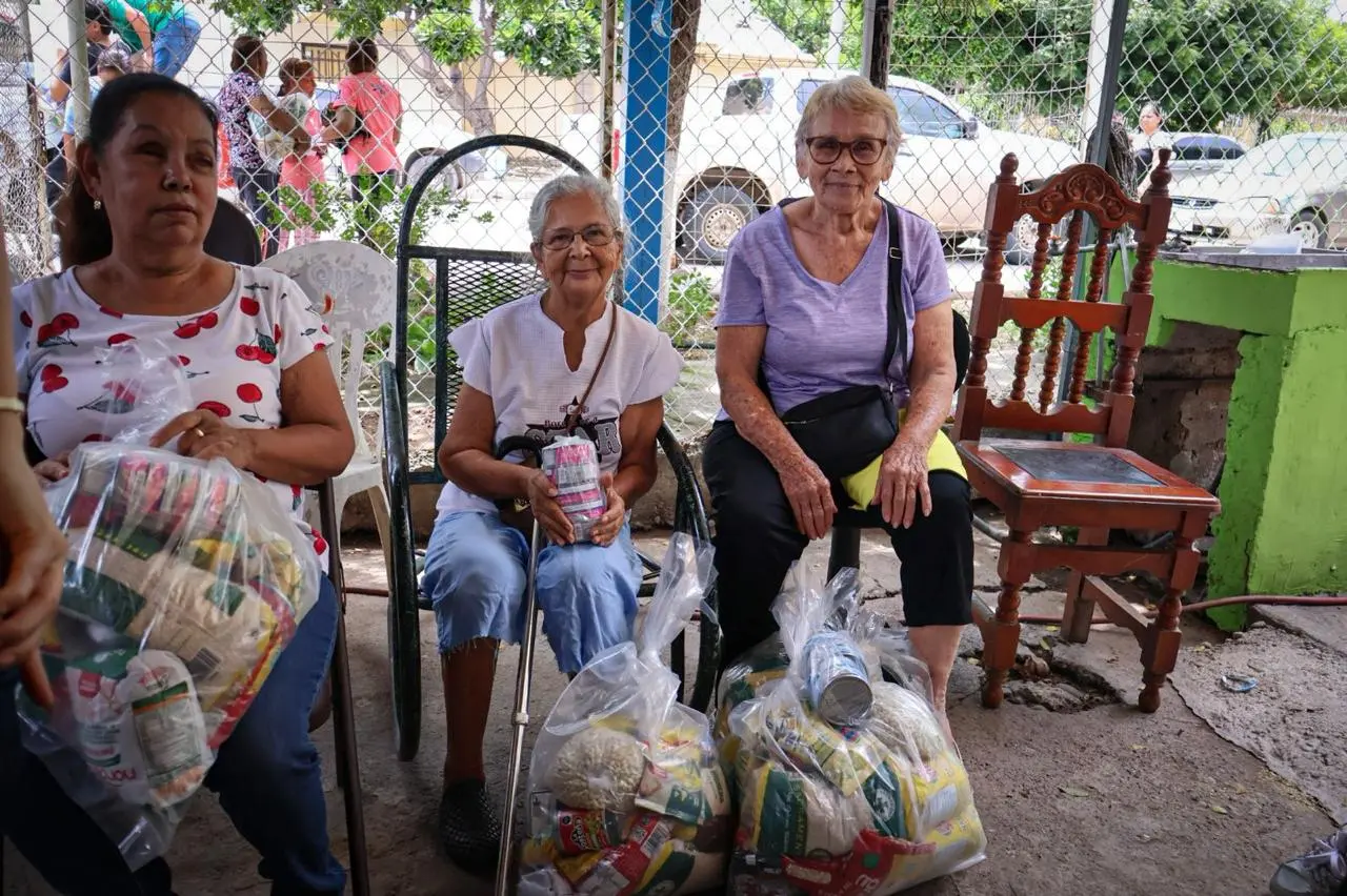 El Sistema DIF Bienestar Culiacán mantiene su vocación de servicio al llevar alimentos, apoyos y esperanza a las familias más vulnerables. Foto: Ayuntamiento de Culiacán