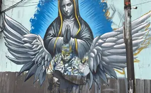 Pintan mural en honor a Alicia Matías, la abuela heroína que salvó a su nieta en Iztapalapa