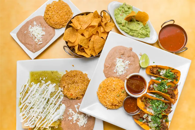 Celebra las fiestas mexicanas en Alebrije Bar. Foto: Cortesía.