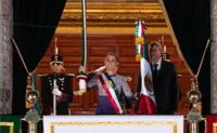 Claudia Sheinbaum sale balcón de Palacio Nacional y da el Grito de Independencia 