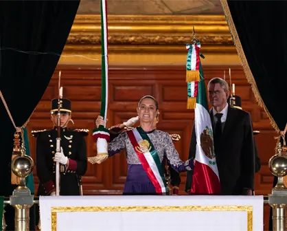 Claudia Sheinbaum sale balcón de Palacio Nacional y da el Grito de Independencia 