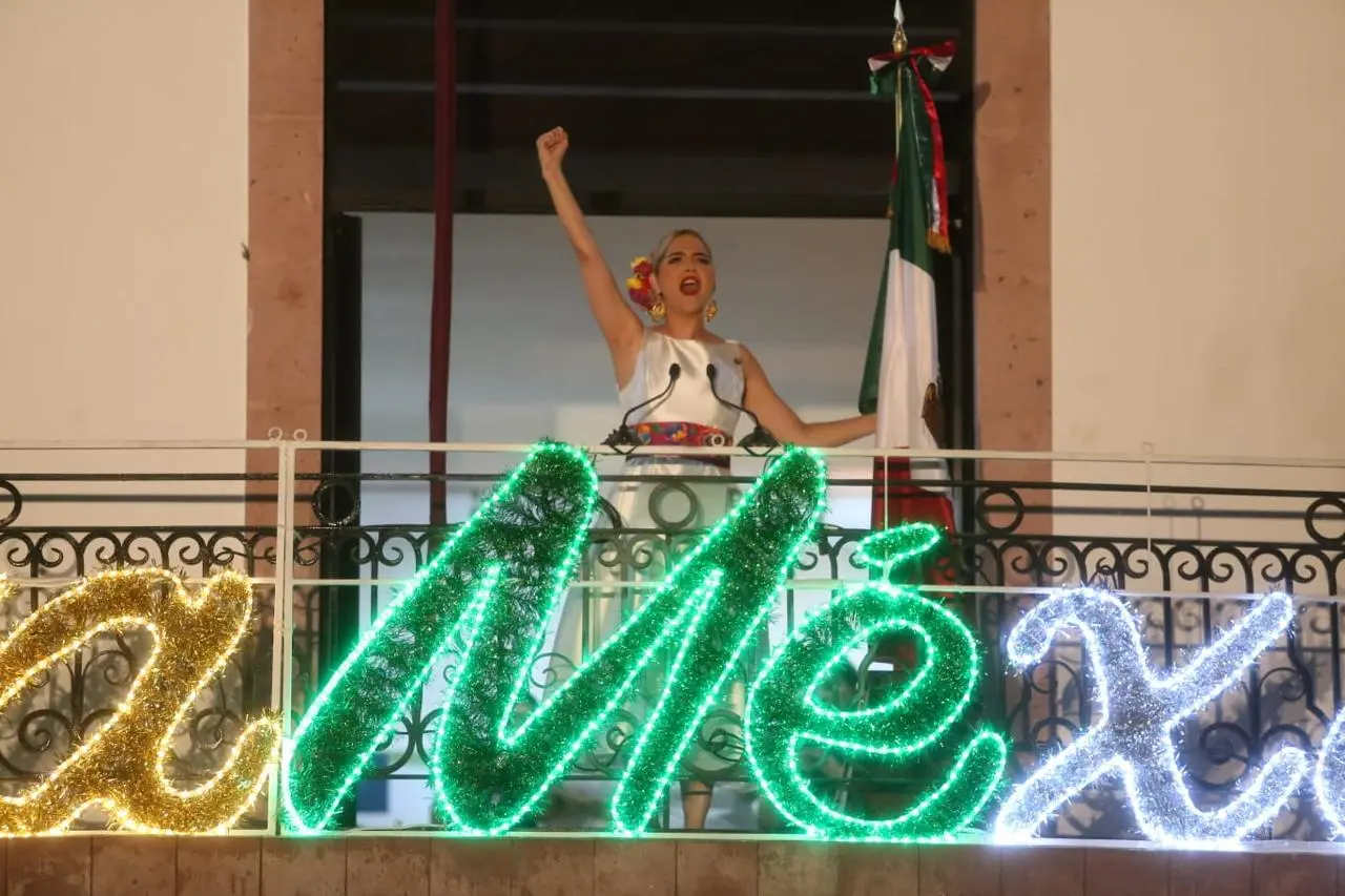 La Presidenta Municipal de Mazatlán Estrella Palacios encabezó su primera ceremonia del Grito de Independencia