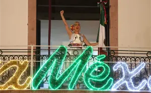 Estrella Palacios hace historia en Mazatlán al encabezar su primer Grito de Independencia como Presidenta Municipal