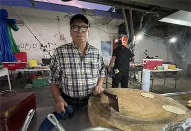 Un legado de sabor en Mazatlán: la historia de Tacos Juan y la familia García Peraza