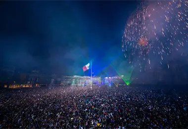 Fotos: El Zócalo capitalino se llena con 200 mil personas en el Grito de Independencia 2025