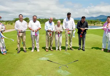Gobernador de Nayarit asiste a la inauguración del nuevo campo de golf Nauka