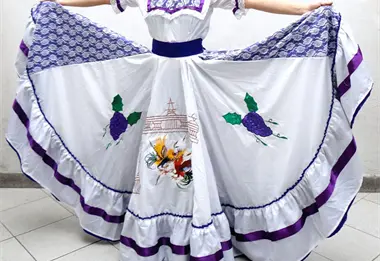 ¿Cuál es el traje típico de Aguascalientes?