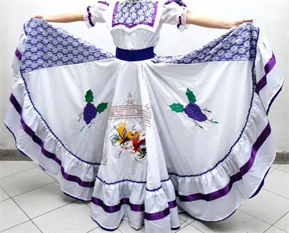 ¿Cuál es el traje típico de Aguascalientes?