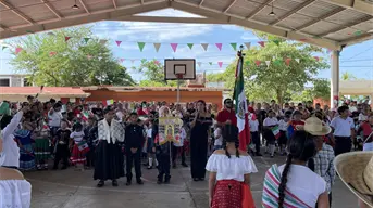 ¡Viva México! La comunidad escolar de la primaria Ricardo Flores Magón celebra en Mazatlán la Independencia nacional