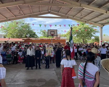 ¡Viva México! La comunidad escolar de la primaria Ricardo Flores Magón celebra en Mazatlán la Independencia nacional