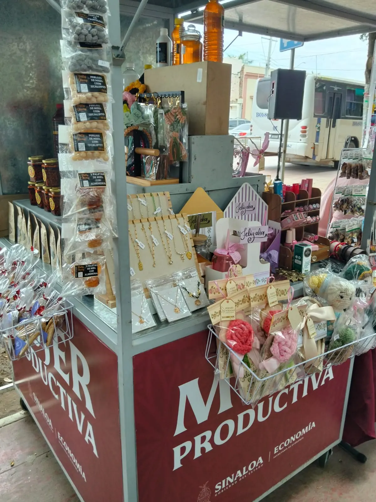 En la Carreta de la Mujer Productiva se pueden encontrar una gran variedad de productos. Foto: Cortesía.