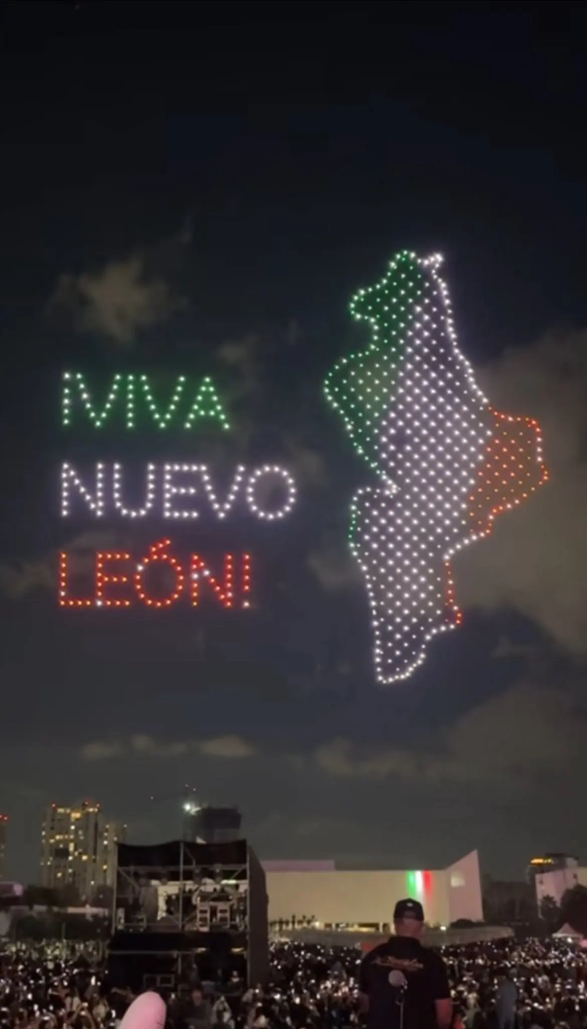 Show de drones en Monterrey durante la noche del 15 de septiembre.