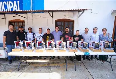 Emprendedores y microempresarios de Concordia son beneficiados con Equipa Sinaloa