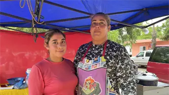 Mamá Belem, con su comida apapacha a los visitantes del Tianguis de la Flores Magón en Mazatlán