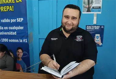 Ramón Inzunza tiene once años cambiando vidas desde la Prepa Abierta Siglo XXI en Navolato