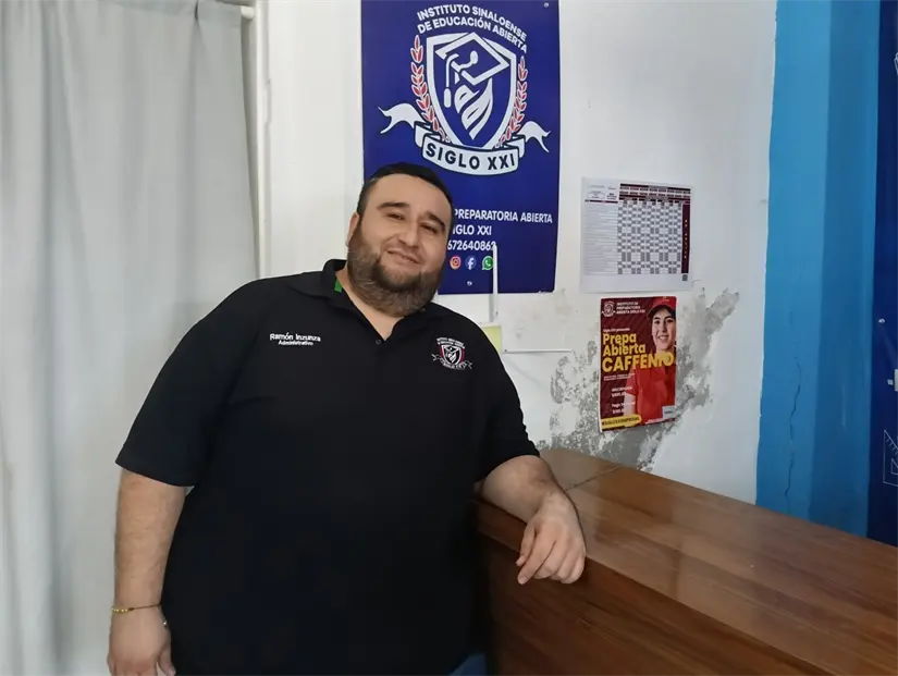 Llegar a formar parte del Instituto de Prepa Abierta Siglo XXI, fue casi una casualidad y lo mejor que le ha sucedido en la vida. 