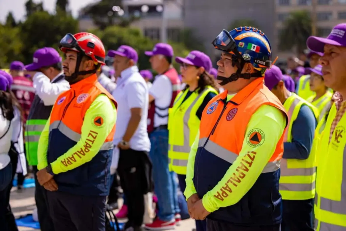 Cuerpos de rescate participan en la clase masiva. Foto: Cortesía.