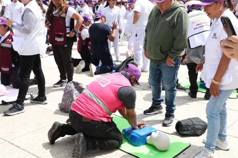2 mil 500 personas participan en clase de primeros auxilios y RCP. 2 mil 500 personas participan en clase de primeros auxilios y RCP. Foto: Cortesía.