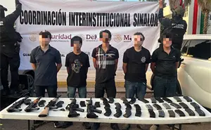 Operativo en Stanza Toscana en Culiacán deja cinco detenidos y arsenal decomisado