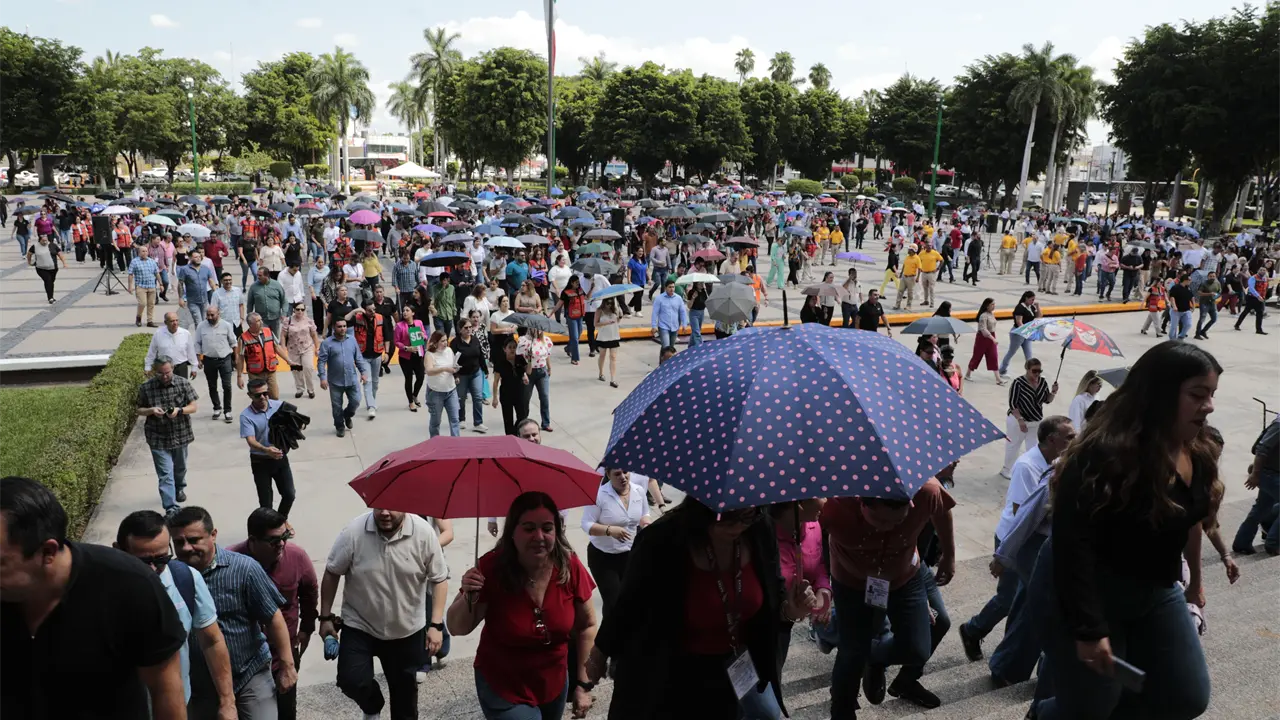 Con la participación de miles de ciudadanos y el envío masivo de alertas sísmicas a celulares, Sinaloa reafirma su compromiso con la seguridad en el Día Nacional de Protección Civil.