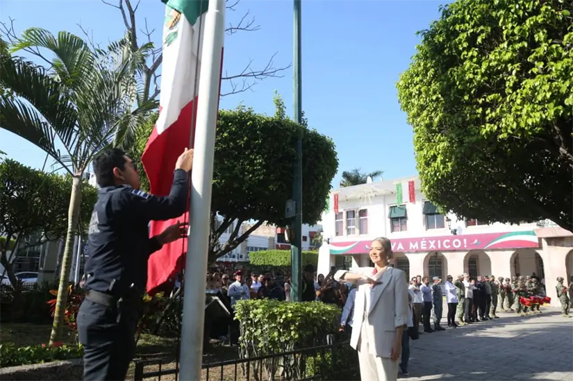 Izamiento de Bandera por Día de Protección Civil. Foto: Cortesía.