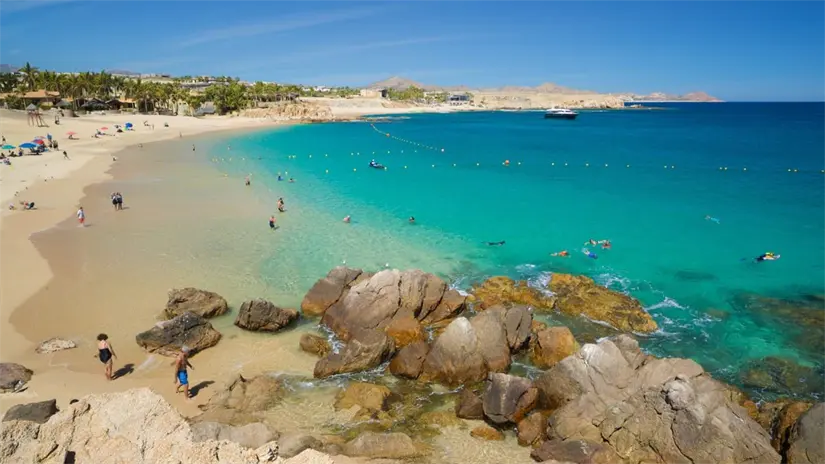 Playa Chileno es una de las mejores playas de Los Cabos. Foto: Expedia. Playa Chileno es una de las mejores playas de Los Cabos. Foto: Expedia.
