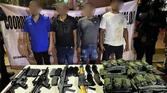 Aseguran a cuatro hombres armados con fusiles y equipo táctico en fraccionamiento Los Ángeles de Culiacán