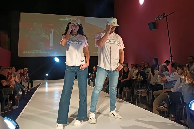 imagen recuadro 10 nuevos diseños de jersey: incluyen dos de local, dos de visita y seis para series especiales como la Serie Rosa, Serie Anime y Las Catrinas.