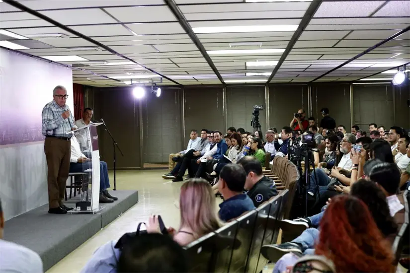 Durante la conferencia Semanera, el gobernador dijo que se reunión con comerciantes y restauranteros de Altata, a quienes ofreció apoyo