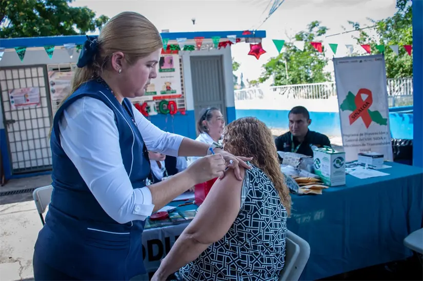 Servicios médicos, vacunas y talleres llegan a la comunidad con la Jornada Misión Prevención en Culiacán. Servicios médicos, vacunas y talleres llegan a la comunidad con la Jornada Misión Prevención en Culiacán. Foto: Ayuntamiento de Culiacán