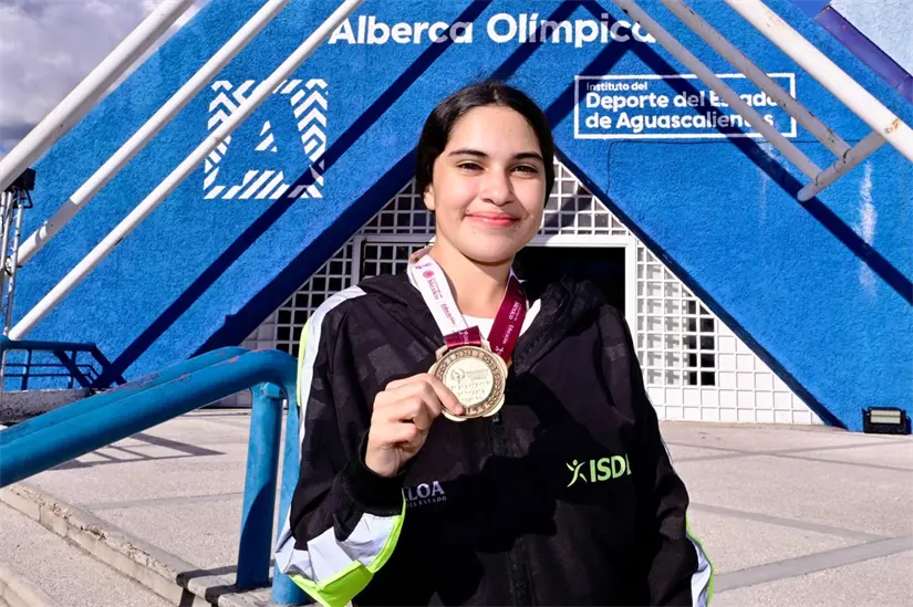 Alondra Peraza Marchen se corona con la medalla de oro en estilo pecho, dejando en alto el talento sinaloense. Foto: ISDE