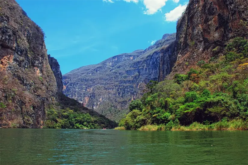 Visita el Cañón del Sumidero y disfruta de la naturaleza. Foto: Guía de México.