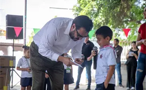 Niños del jardín de Niños en el Diez Culiacán, ya no sufrirán de calor, alcalde les entrega aire acondicionado 
