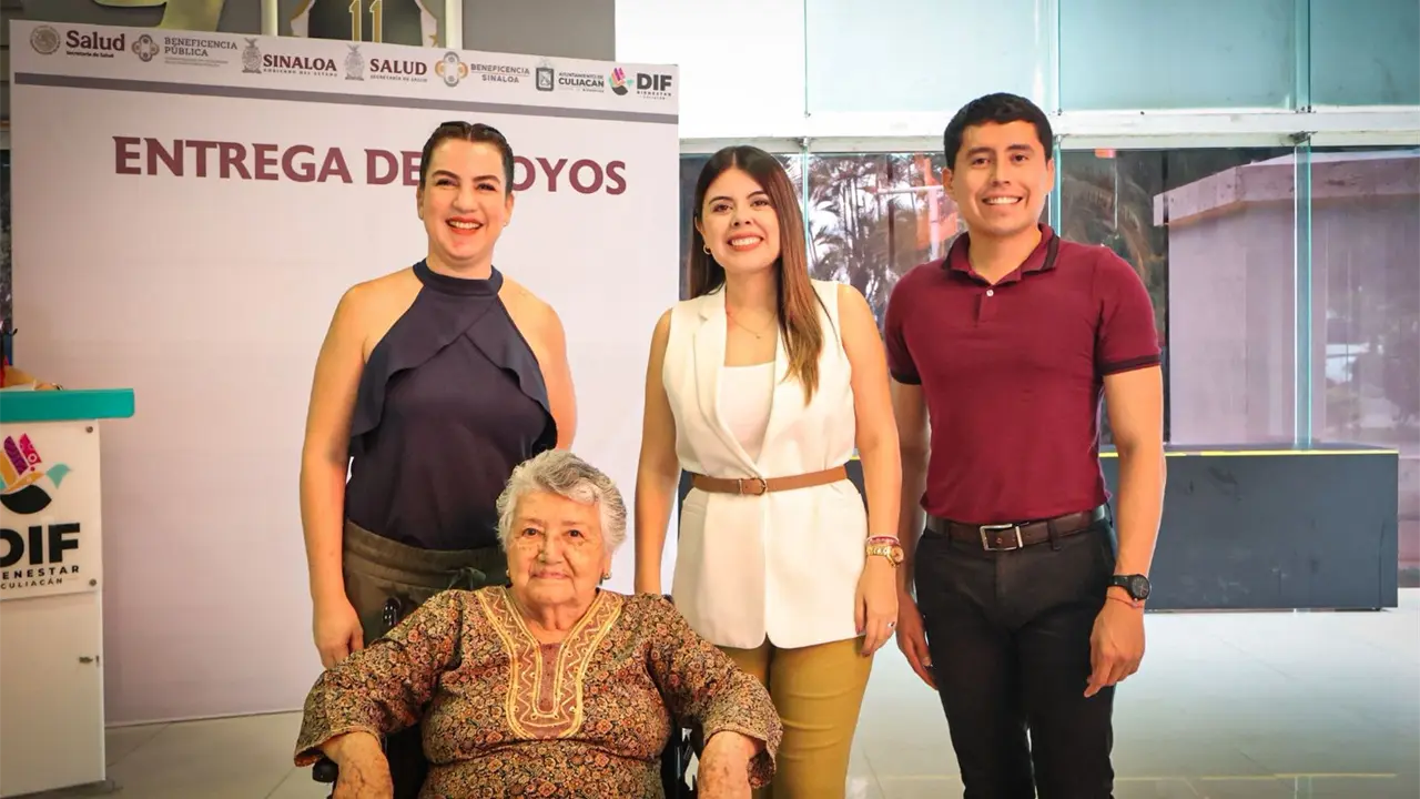 Entrega de sillas de ruedas en Culiacán.