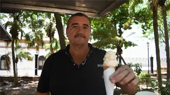 Cocos, nieves y raspados con historia. La vida de “Felipón” en la Catedral de Culiacán