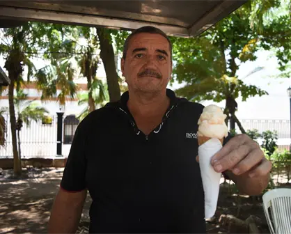 Cocos, nieves y raspados con historia. La vida de “Felipón” en la Catedral de Culiacán