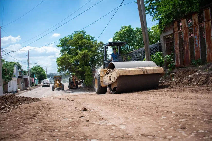 Pavimentación con concreto hidráulico transforma calles de Culiacán