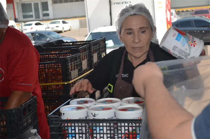 Para Silvia, ayudar no es solo una labor, sino también una manera de mantenerse activa, feliz y conectada con la comunidad. Foto: Juan Madrigal