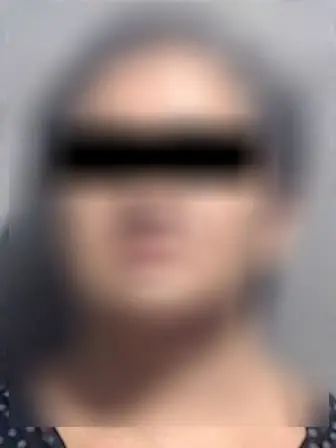 Mujer detenida en el Centro de Culiacán por robo.