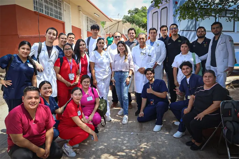 Brigada de salud y servicios en Las Coloradas. Foto: Cortesía.