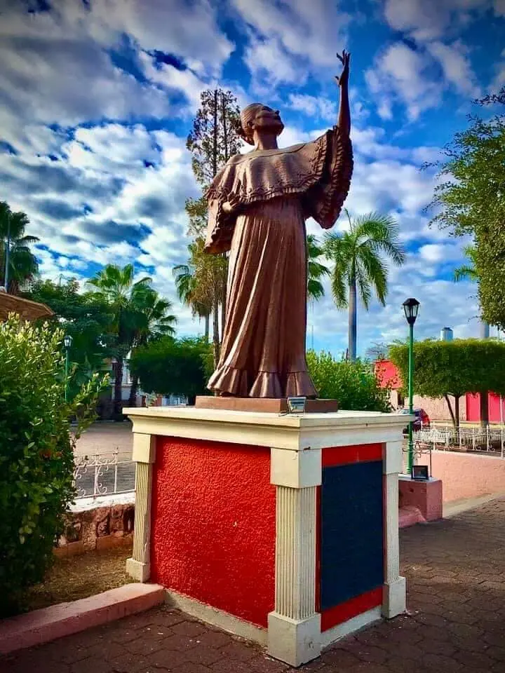 Lola Beltrán nació en El Rosario, Sinaloa. 