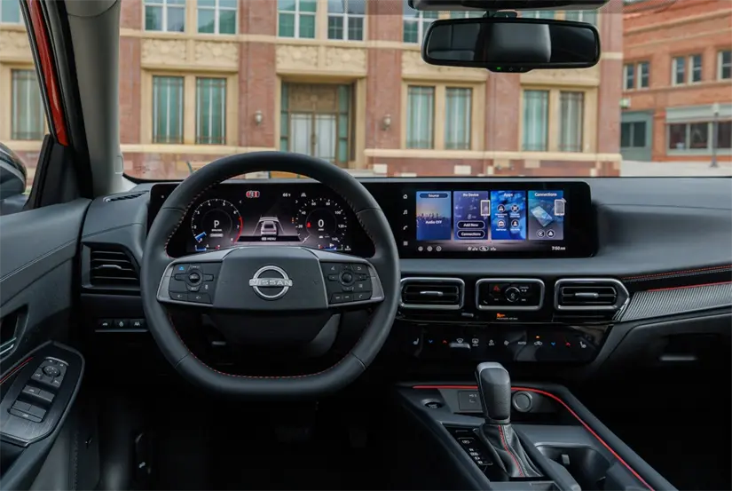Este sedán destaca por la tecnología y el confort en su interior. Foto: Nissan