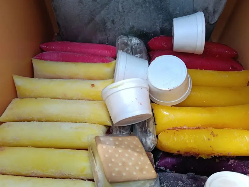 Bolis, galletas, esquimales, nieves y paletas son los productos más vendidos de don Cleto en Navolato.