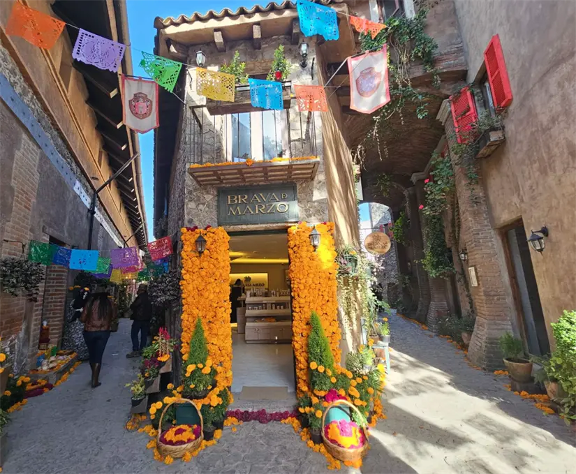Val'Quirico, Puebla, en temporada de Día de Muertos. Foto: cortesía.