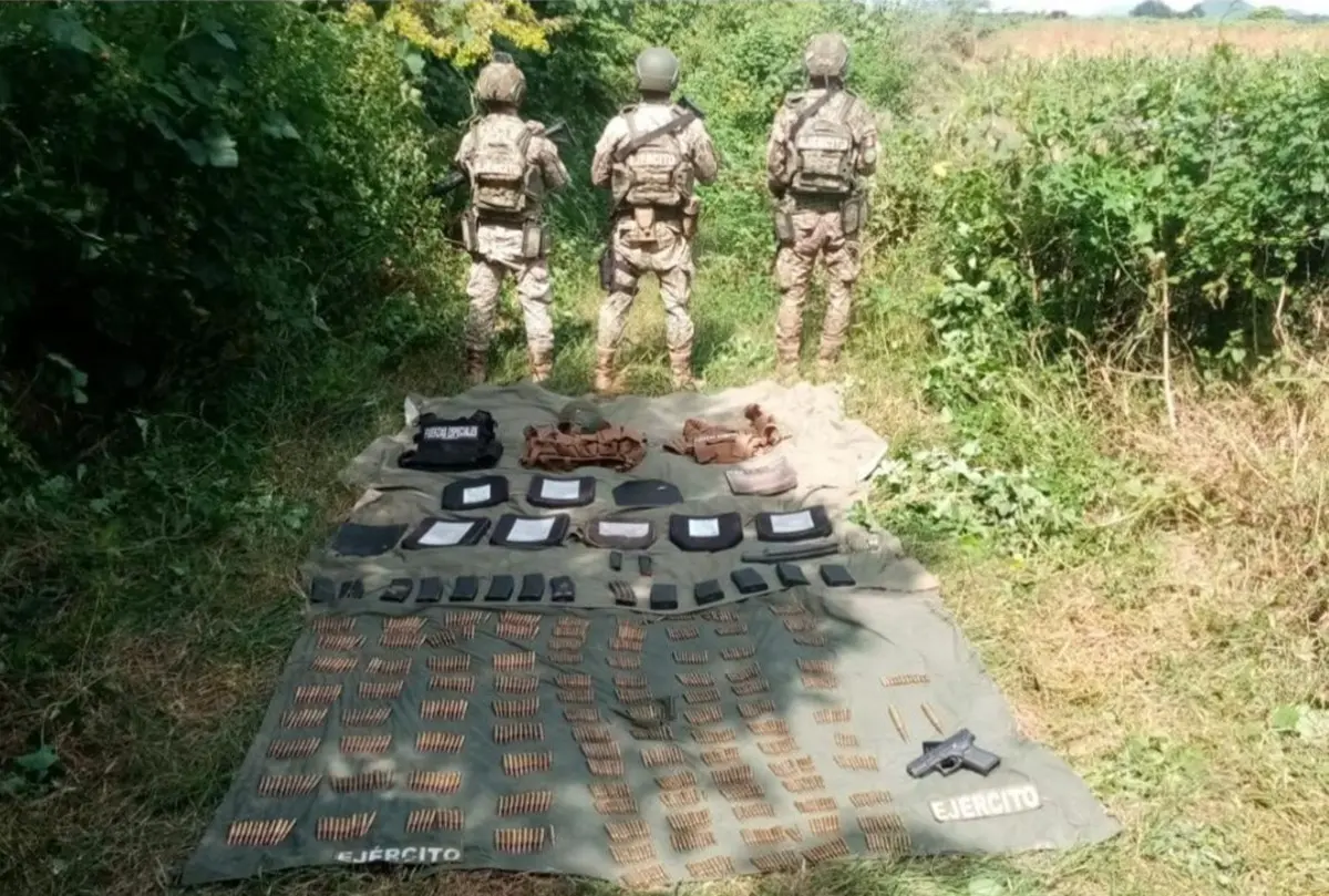 Ejército Mexicano y Guardia Nacional aseguran arsenal en Culiacán, Sinaloa