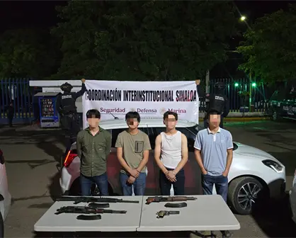 Detienen en la colonia Pedregal del Humaya en Culiacán a cuatro hombres con camionetas robadas y armamento