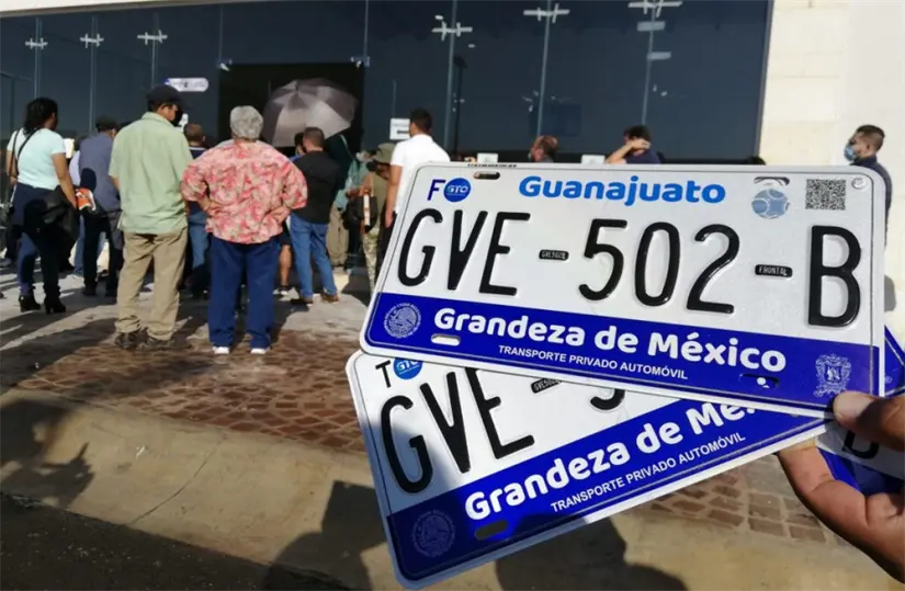 El trámite incluye la adquisición o cambio de placas. Foto: Cortesía