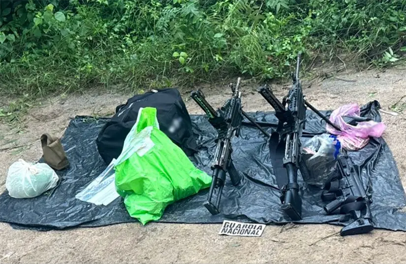 Armas de alto poder aseguradas en un poblado de San Ignacio. Foto: SSPC