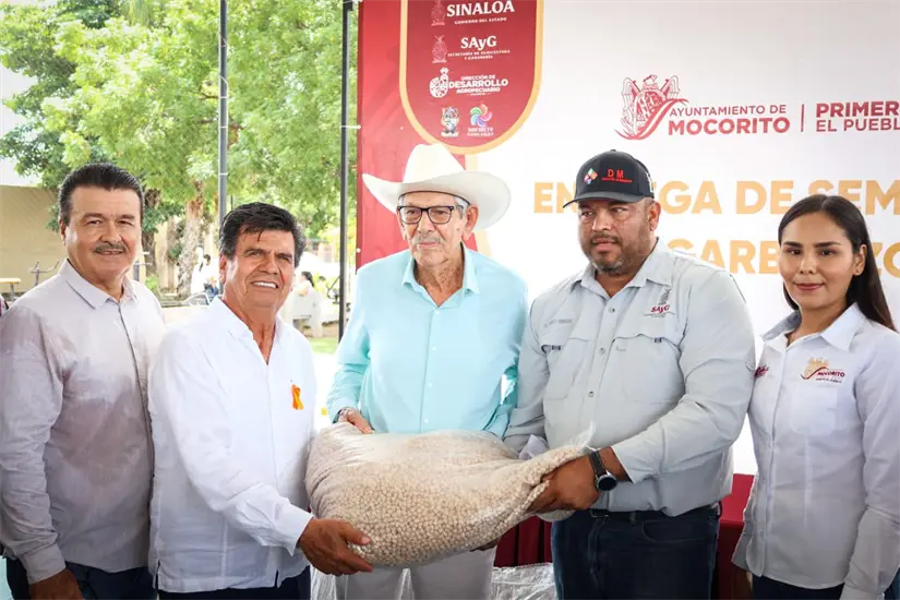 La entrega de apoyos comenzó en Mocorito. Foto: Cortesía
